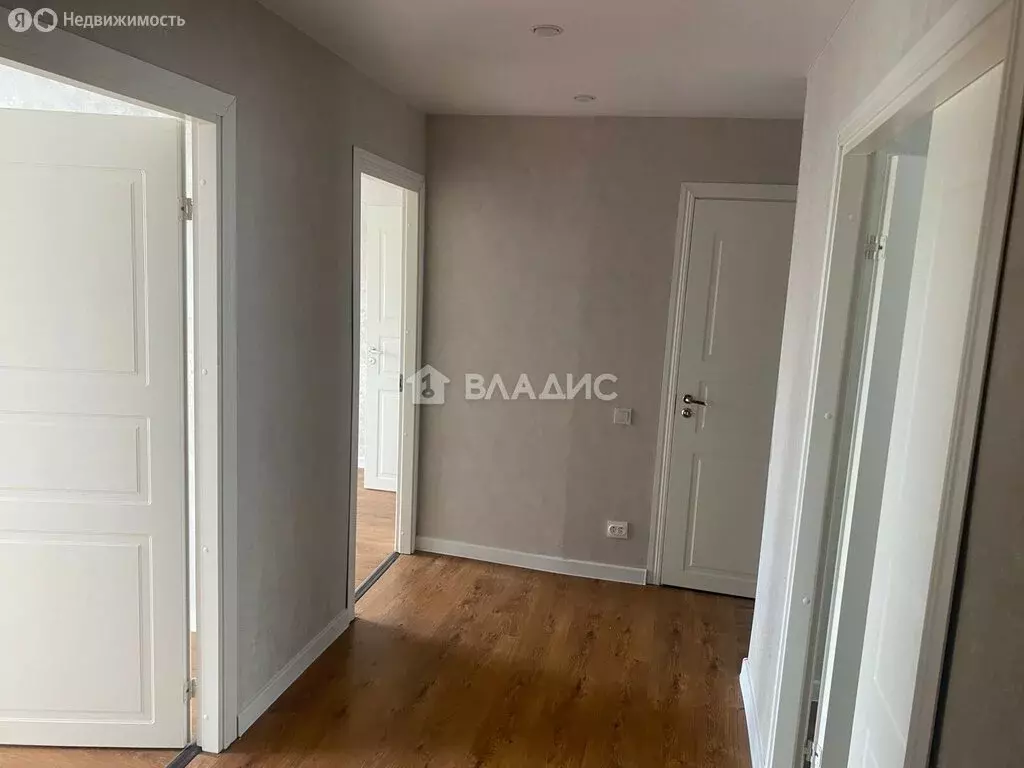 3-комнатная квартира: Лобня, улица Чайковского, 13 (62.5 м) - Фото 1