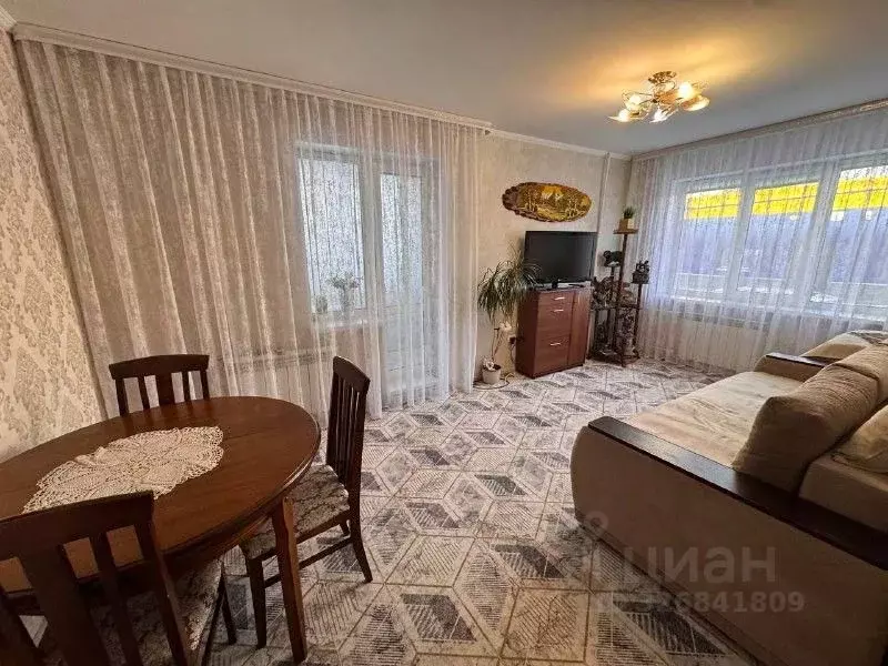 2-к кв. Омская область, Омск ул. Куйбышева, 142 (52.0 м) - Фото 2