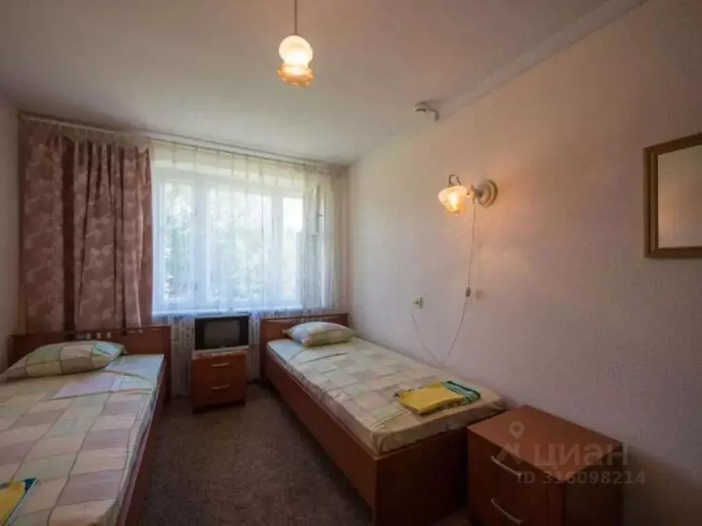 Комната Ханты-Мансийский АО, Лангепас Солнечная ул., 19Б - Фото 0
