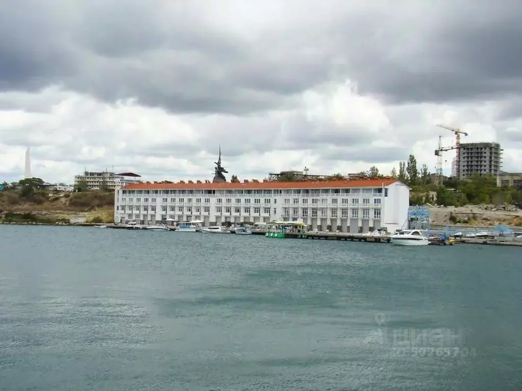 Таунхаус в Севастополь ул. Катерная, 52 (300 м) - Фото 1