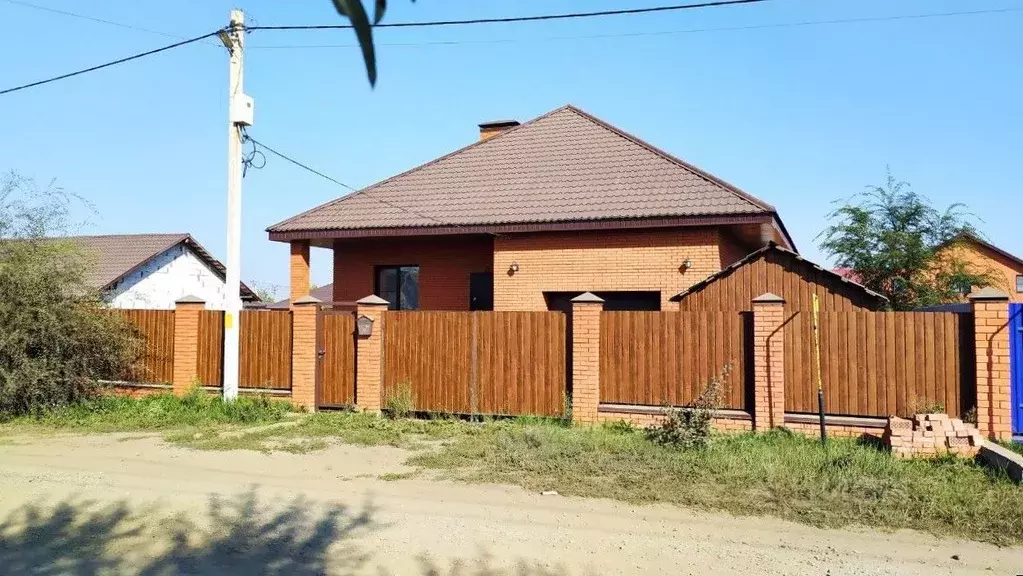 Дом в Самарская область, Кинель ул. 5-я Юго-Западная (136 м) - Фото 0