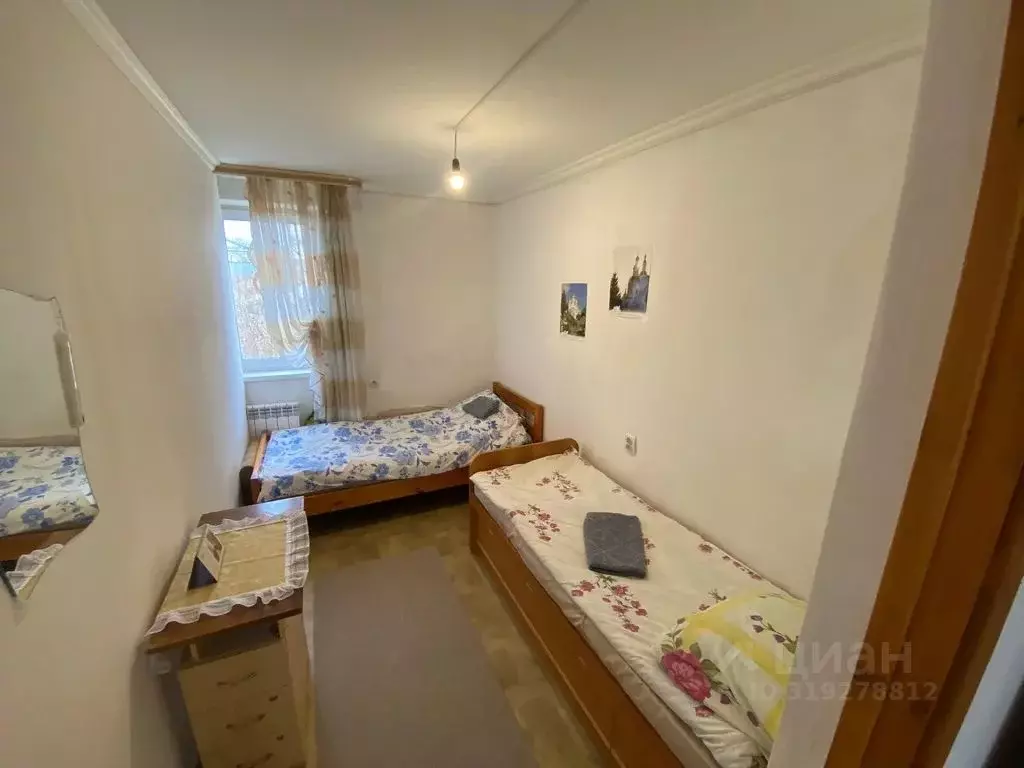 Комната Нижегородская область, с. Дивеево ул. Бекмешова, 5 - Фото 1