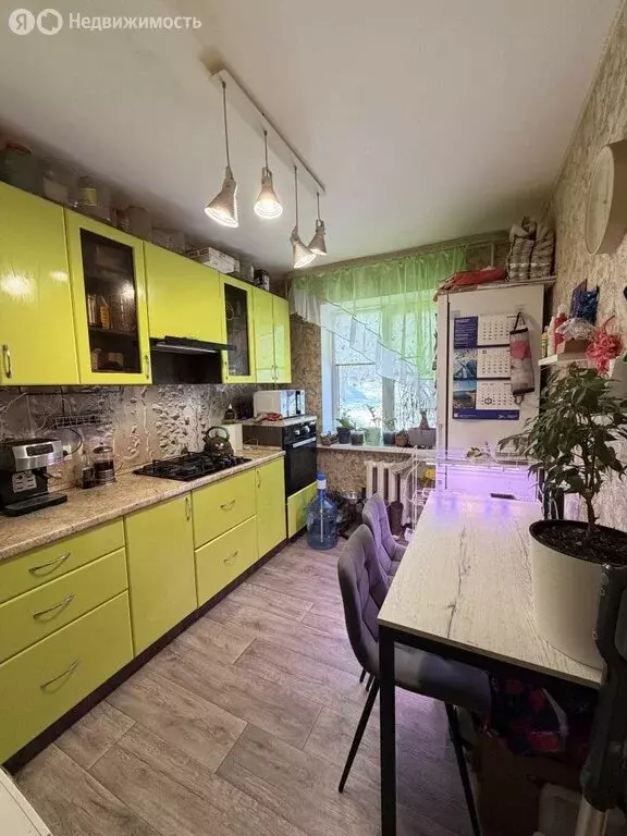 3-комнатная квартира: Новомосковск, Молодёжная улица, 10 (65.9 м) - Фото 1