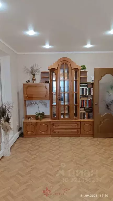 2-к кв. Белгородская область, Белгород ул. Есенина, 44 (58.5 м) - Фото 0