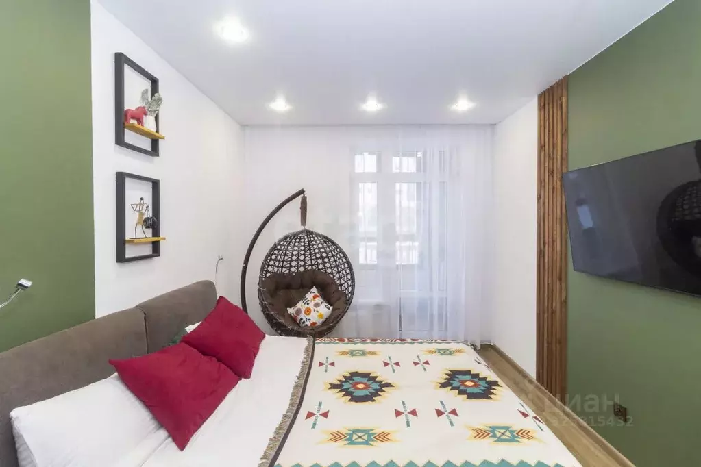 1-к кв. Тюменская область, Тюмень ул. Андрея Приказнова, 7 (34.3 м) - Фото 1