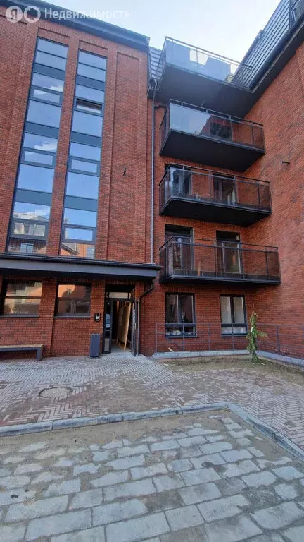 2-комнатная квартира: Зеленоградск, улица Автомобилистов, 4 (56.9 м) - Фото 1