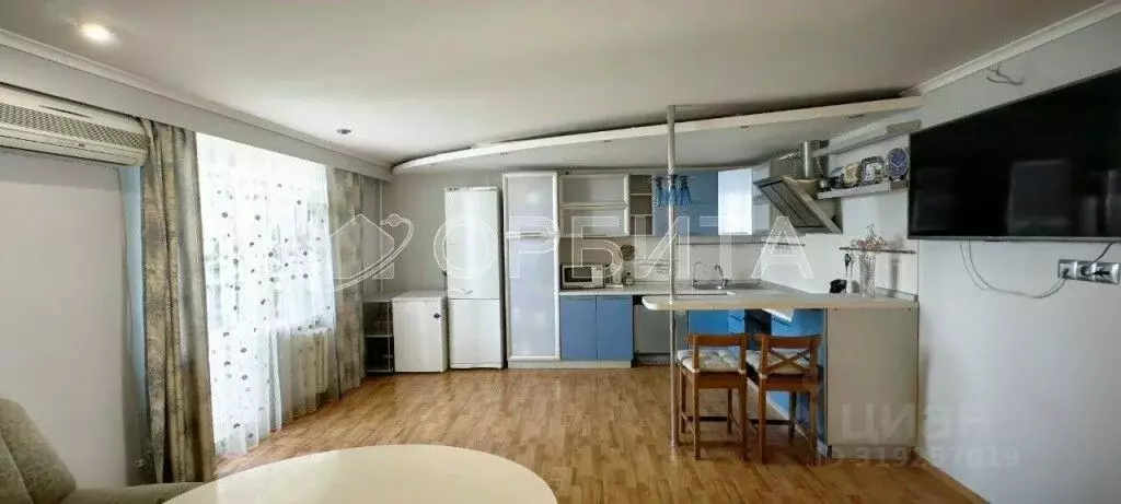 2-к кв. Тюменская область, Тюмень Харьковская ул., 59к3 (80.0 м) - Фото 0