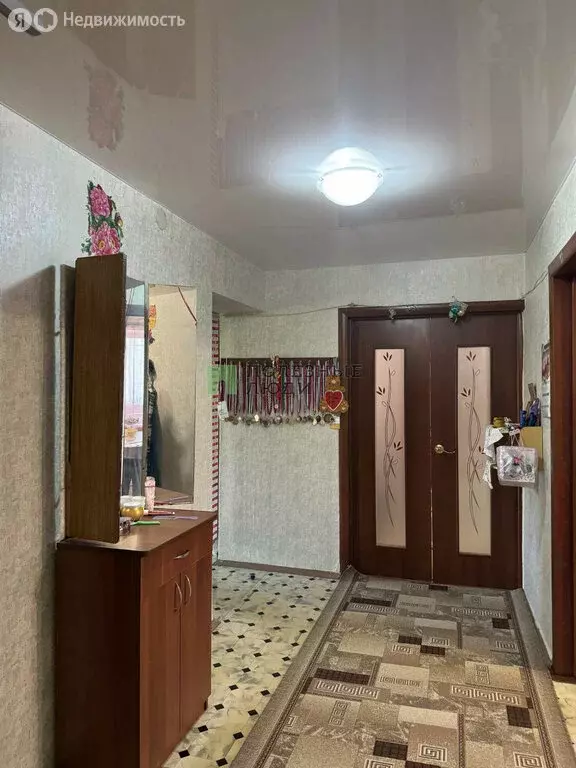 4-комнатная квартира: село Вараксино, 22 (100 м) - Фото 1