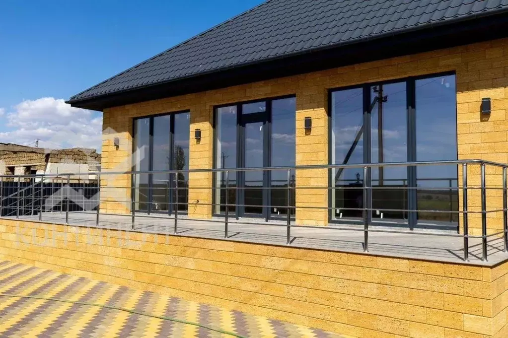 Дом в Крым, Сакский район, с. Фрунзе пл. Имени М.К. Дорохина (160 м) - Фото 2