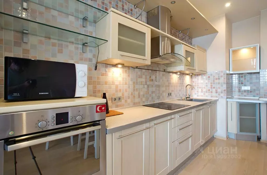2-к кв. Санкт-Петербург Малоохтинский просп., 16к1 (70.0 м) - Фото 0