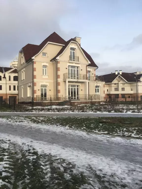 Коттедж в Московская область, Красногорск наб. Живописная, 8 (613 м) - Фото 1