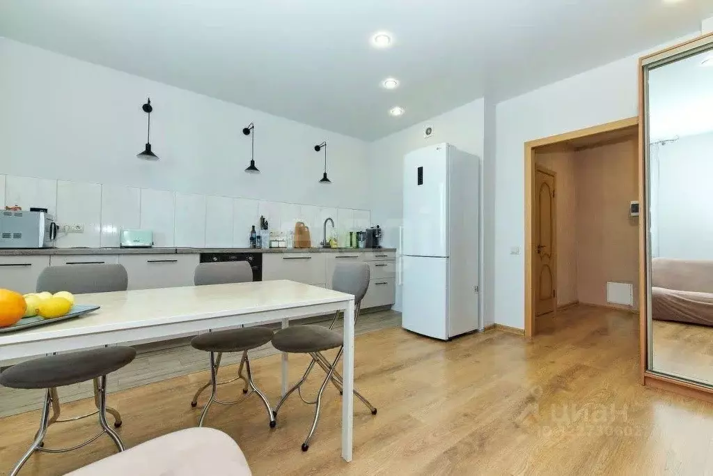 2-к кв. Ярославская область, Ярославль ул. Лизы Чайкиной, 7 (66.5 м) - Фото 0