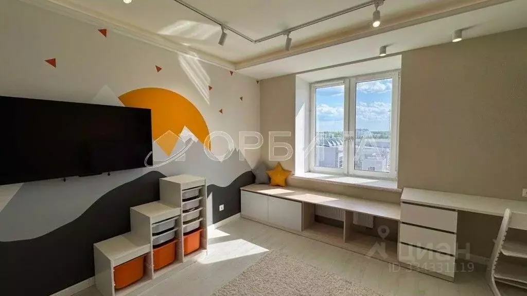 3-к кв. Тюменская область, Тюмень ул. Николая Семенова, 19 (116.8 м) - Фото 1
