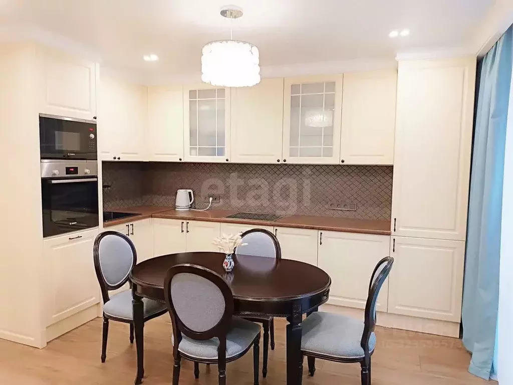 2-к кв. Тюменская область, Тюмень ул. Обдорская, 1 (60.3 м) - Фото 1