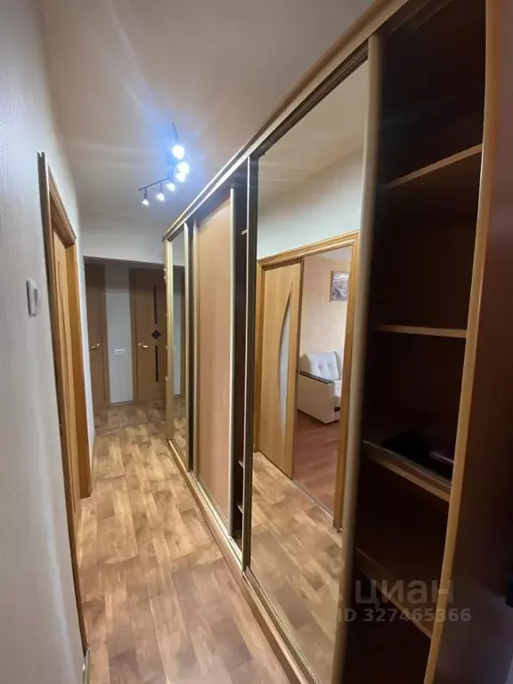 3-к кв. Волгоградская область, Волгоград ул. 8-й Воздушной Армии, 35 ... - Фото 2