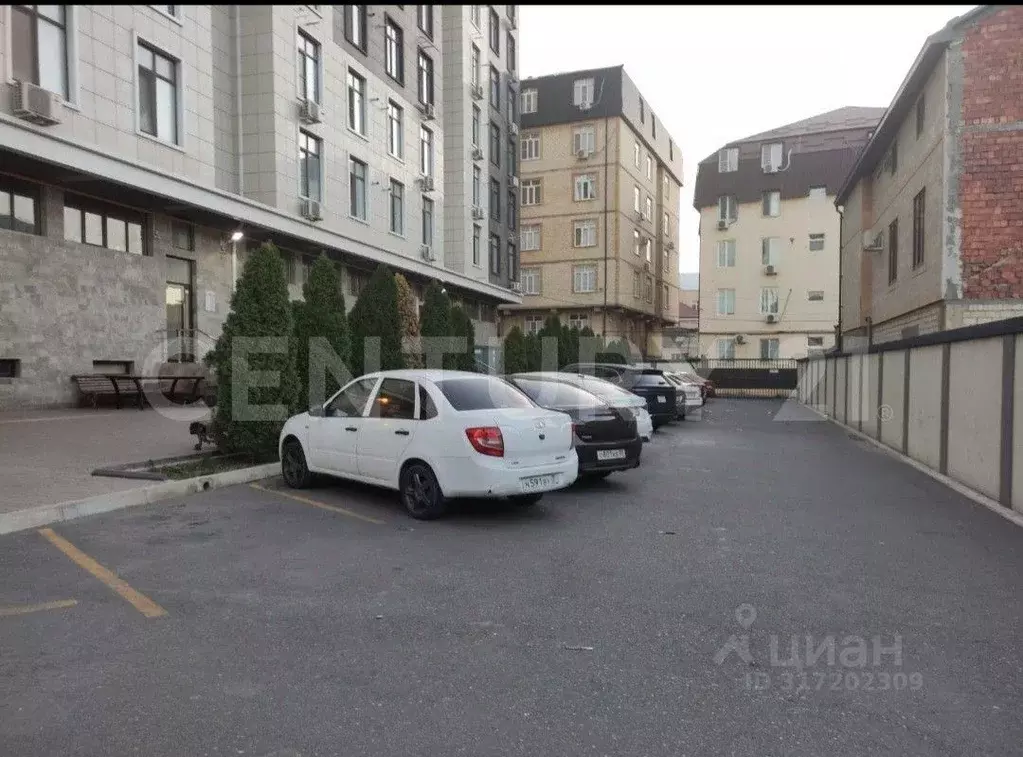2-к кв. Дагестан, Махачкала ул. Гаджи Алибегова, 16 (65.0 м) - Фото 1