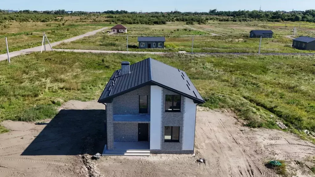 Дом в Калининградская область, Гурьевский муниципальный округ, пос. ... - Фото 1