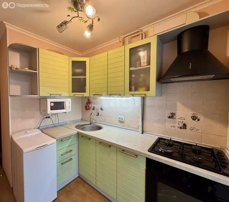 3-комнатная квартира: Гурзуф, улица 60 лет СССР, 18 (68.6 м) - Фото 2