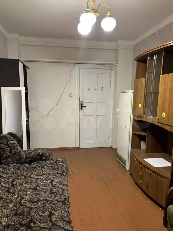 Комната 17 м в 3-к., 2/4 эт. - Фото 1