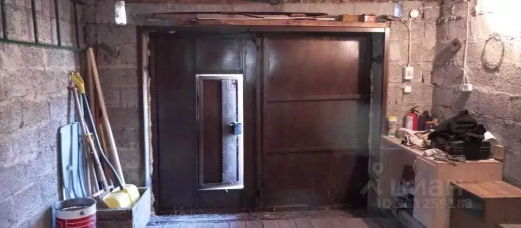 Гараж в Тюменская область, Тюмень ул. Клары Цеткин, 39 (19 м) - Фото 1