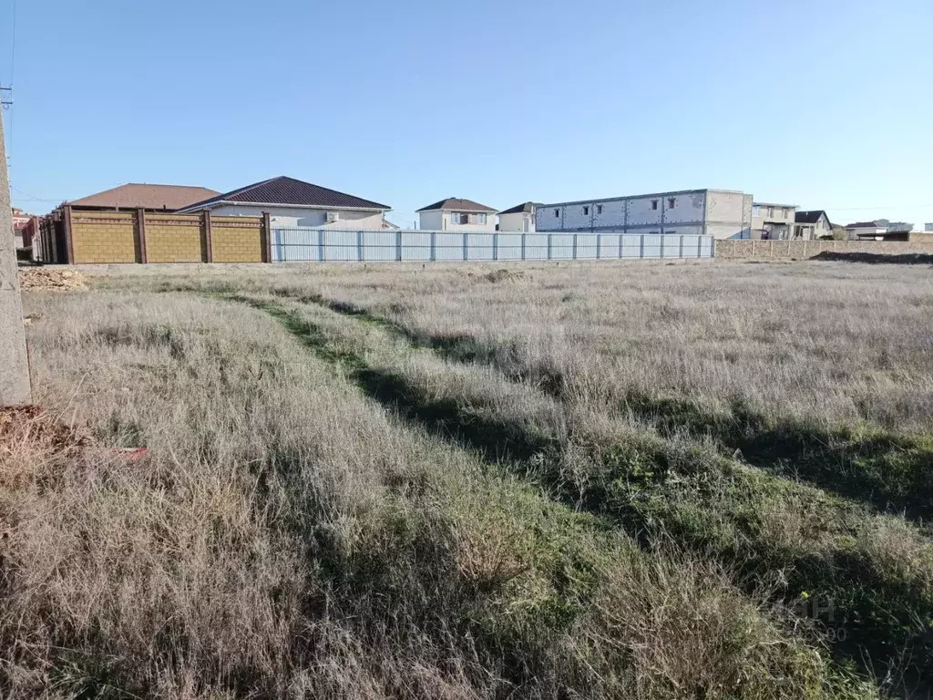 Участок в Крым, Евпатория городской округ, Заозерное пгт ул. ... - Фото 1