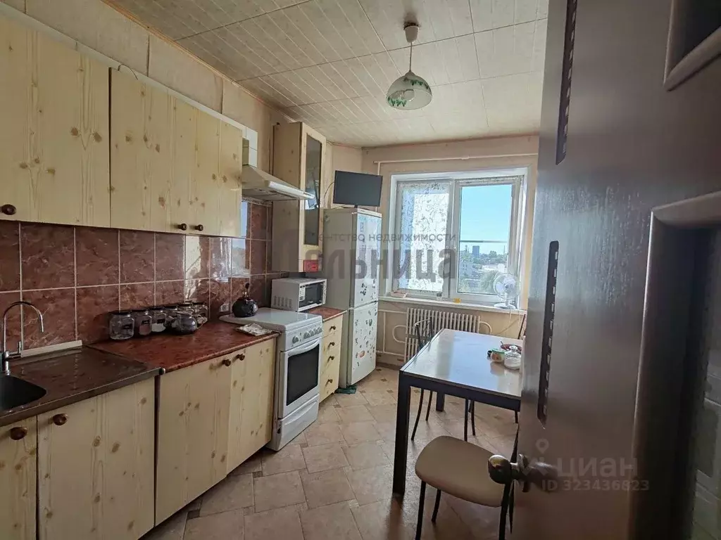 3-к кв. Волгоградская область, Волгоград ул. Менжинского, 27 (64.8 м) - Фото 0