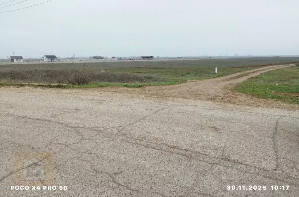 Участок в Крым, Сакский район, Молочненское с/пос, Молочненский ... - Фото 1