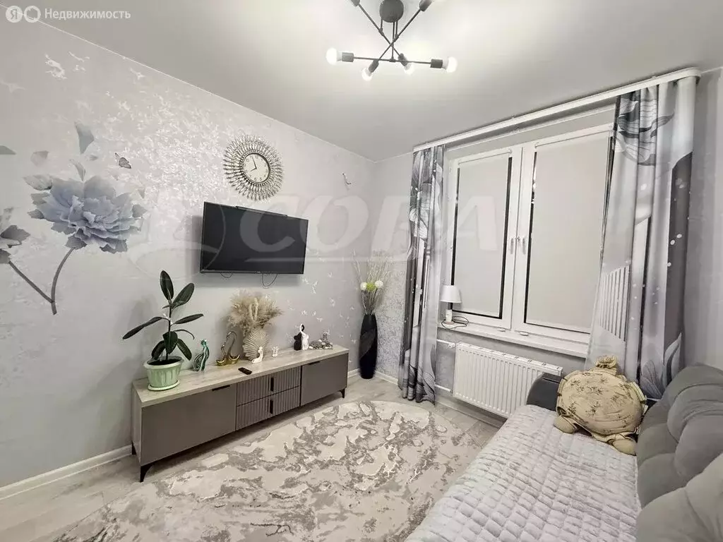 1-комнатная квартира: Тюмень, улица Тимофея Чаркова, 79 (27 м) - Фото 0