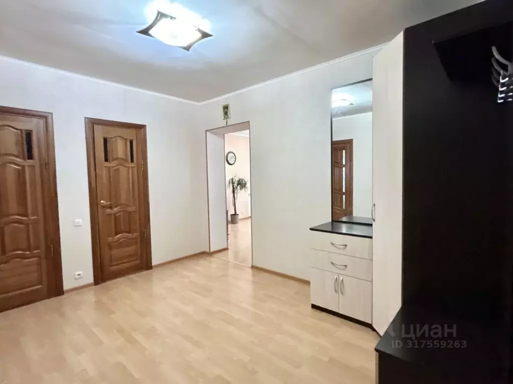 3-к кв. Татарстан, Казань ул. Аделя Кутуя, 44а (89.3 м) - Фото 1