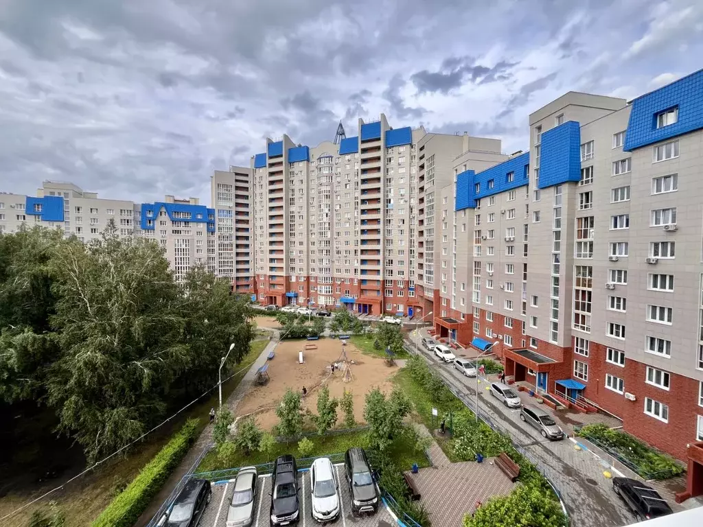 2-к кв. Омская область, Омск просп. Комарова, 21к2 (50.1 м) - Фото 1