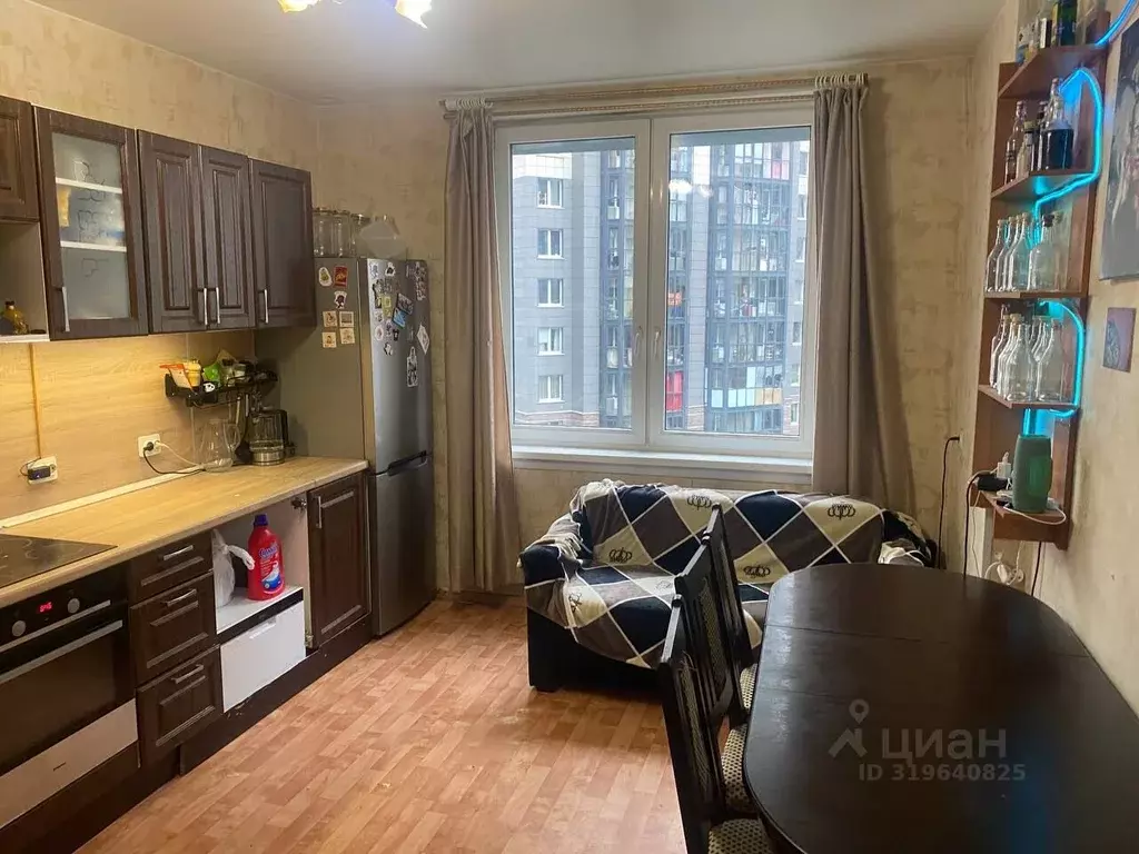 2-к кв. Санкт-Петербург ул. Русановская, 15к1 (63.3 м) - Фото 0
