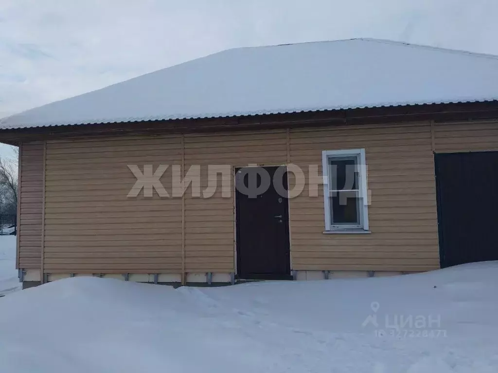 Дом в Алтайский край, Павловский район, с. Павловск ул. Ермака (87 м) - Фото 2