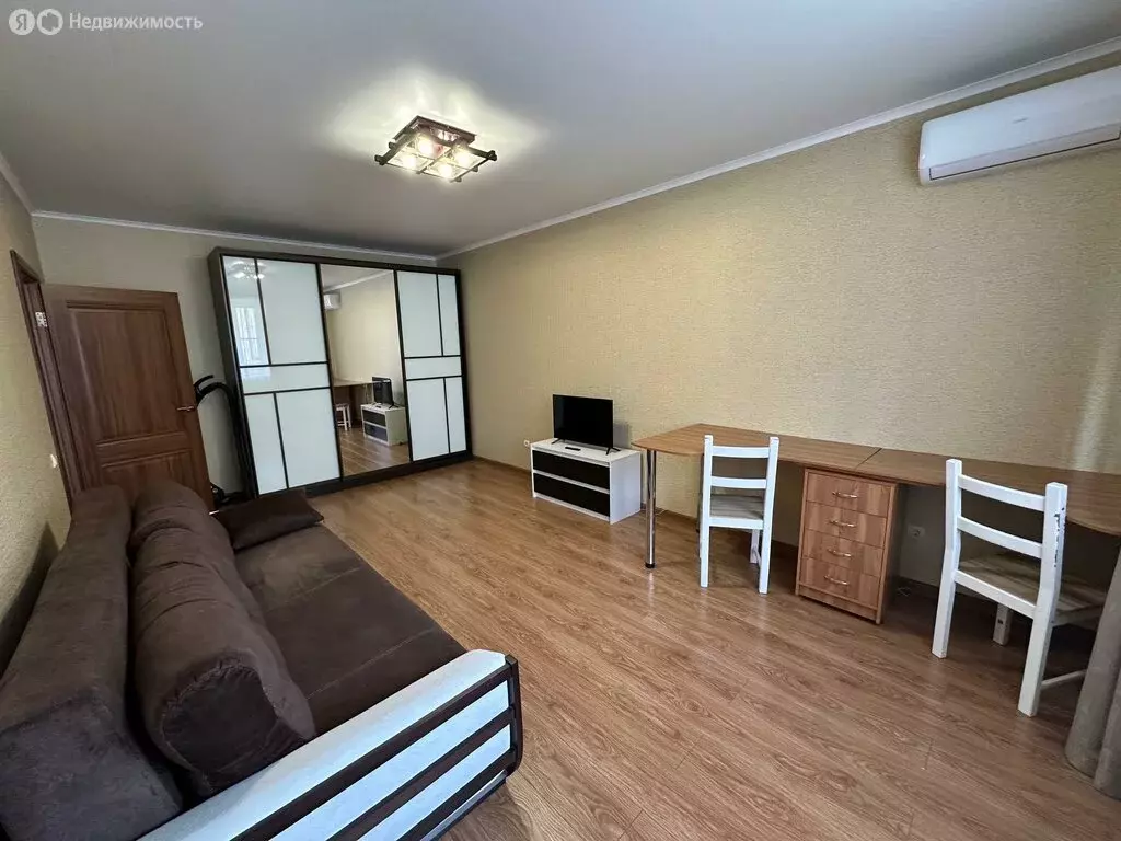 1-комнатная квартира: Краснодар, улица Красных Партизан, 1/3к6 (47 м) - Фото 0