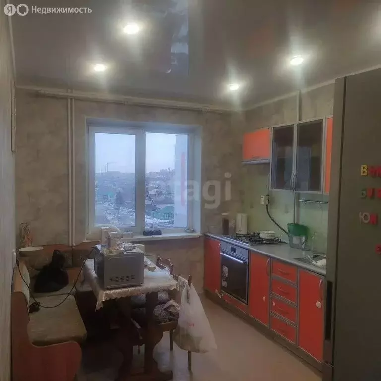 3-комнатная квартира: Омск, микрорайон Радуга, улица Жуковского, 31/1 ... - Фото 1