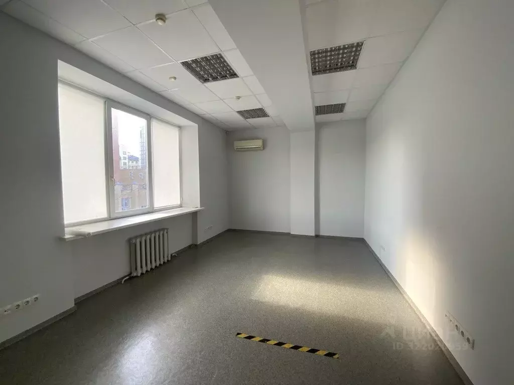 Офис в Тюменская область, Тюмень ул. Володарского, 21 (247 м) - Фото 1