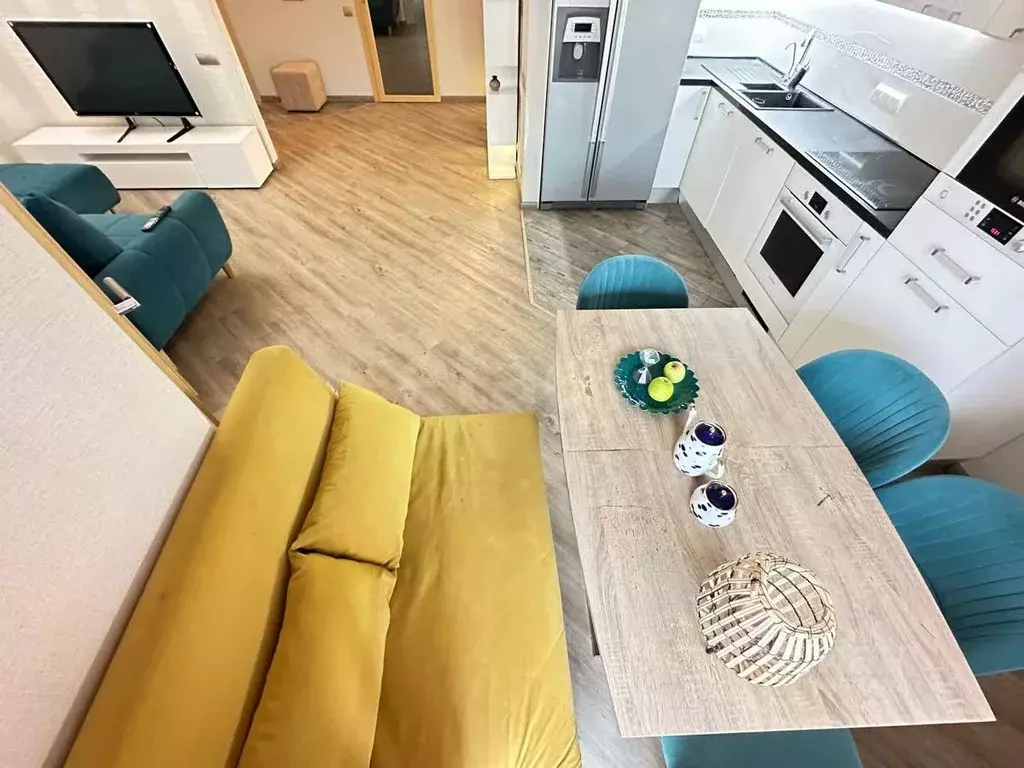 2-к кв. Санкт-Петербург Пулковская ул., 8к1 (71.8 м) - Фото 0