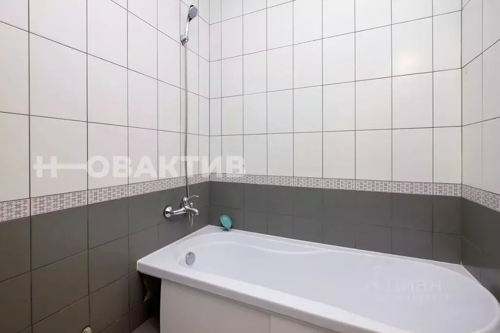 Студия Новосибирская область, Новосибирск Дивногорский мкр, ул. ... - Фото 2