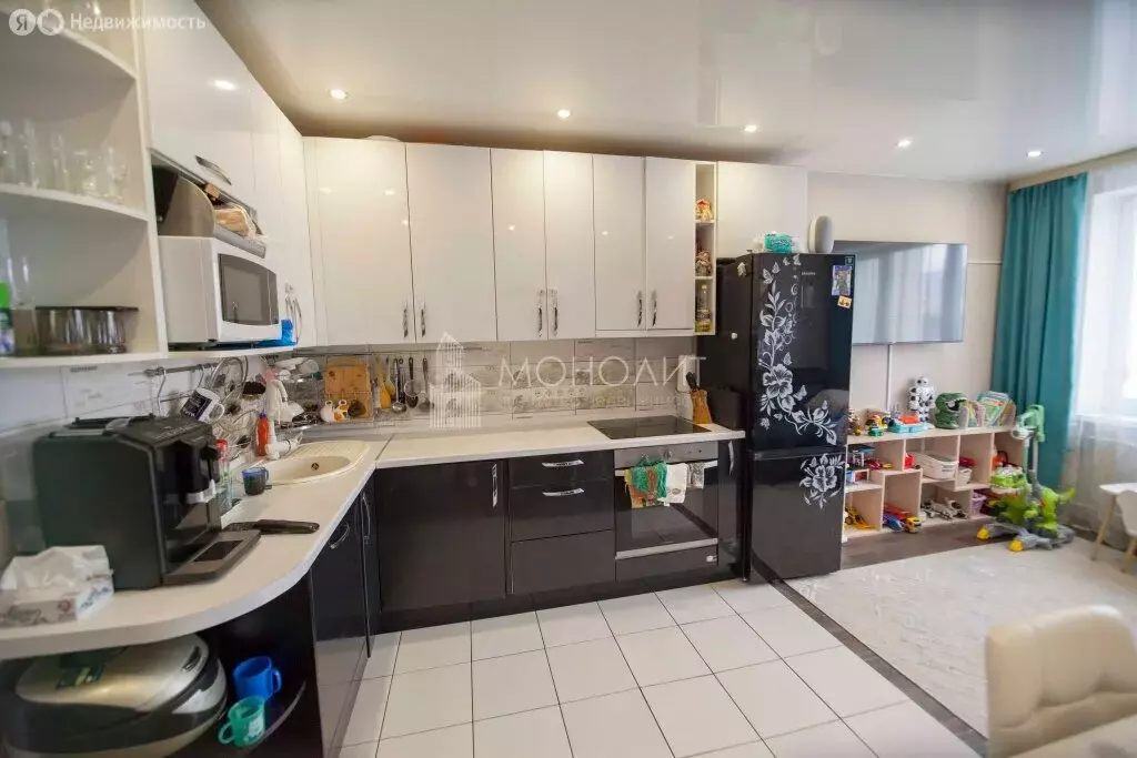 3-комнатная квартира: Южно-Сахалинск, Железнодорожная улица, 87 (71.4 ... - Фото 2