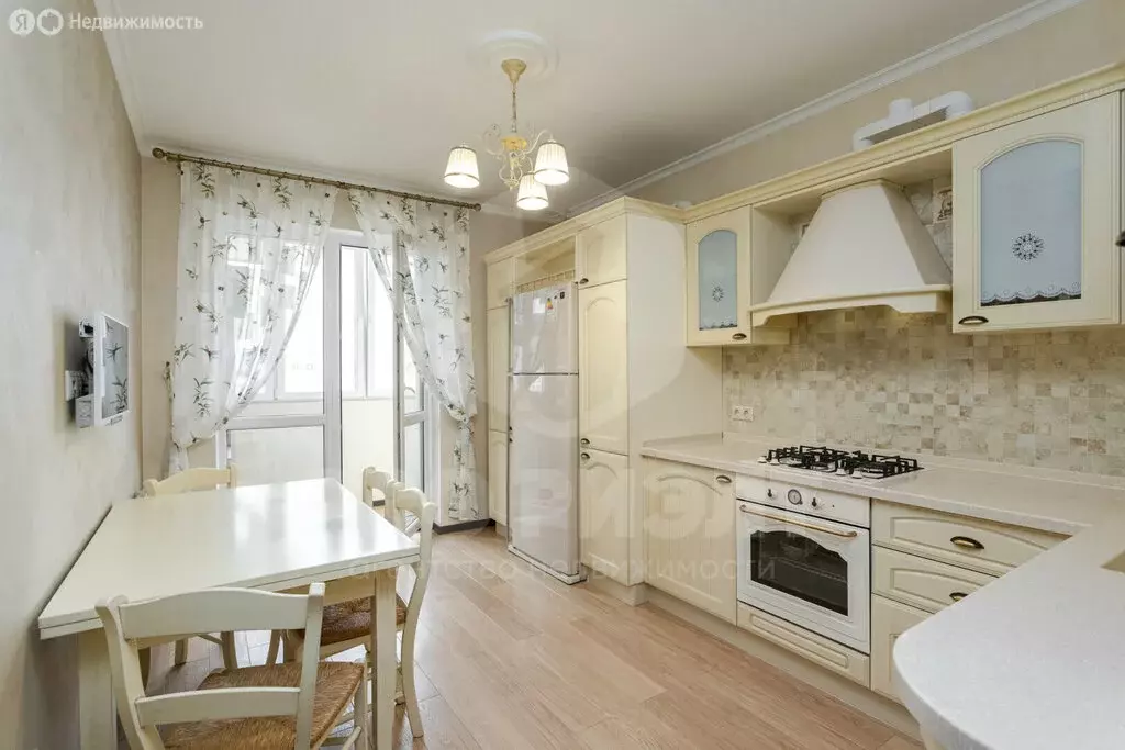 2-комнатная квартира: Калининград, улица Аксакова, 137 (70.6 м) - Фото 1