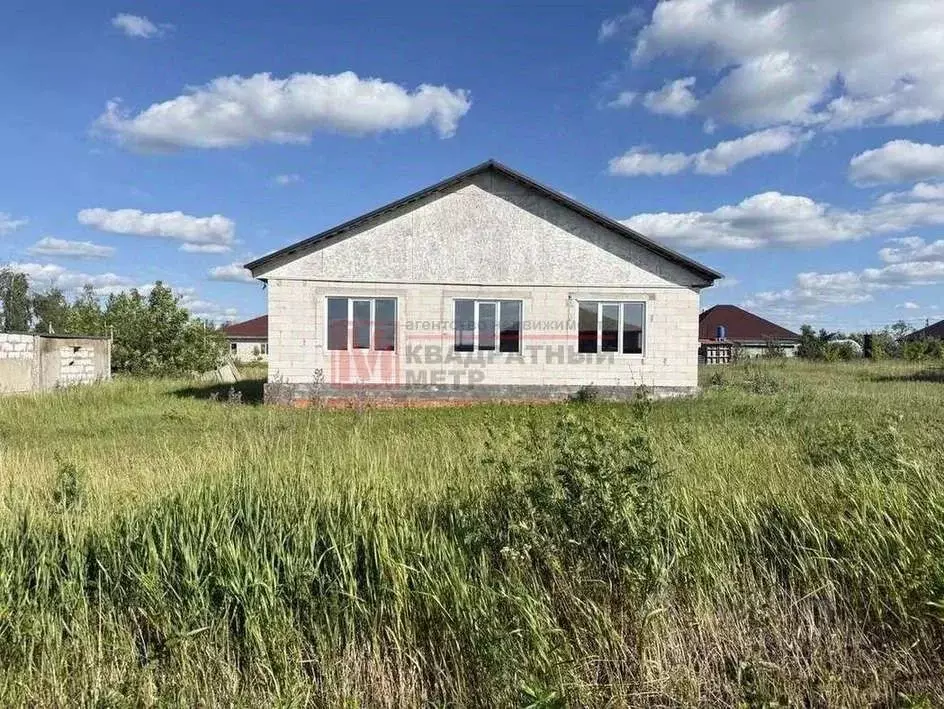 Дом в Белгородская область, Старооскольский городской округ, с. ... - Фото 1