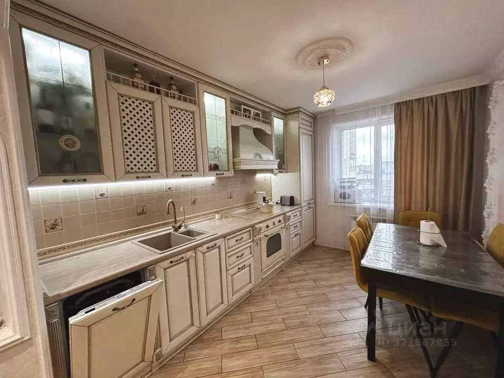 5-к кв. Курская область, Курск ул. Майский Бульвар, 18 (87.2 м) - Фото 0