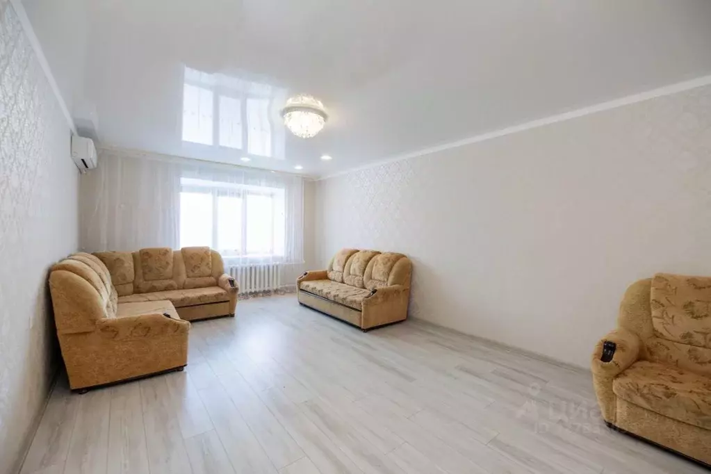 1-к кв. Оренбургская область, Оренбург Знаменский проезд, 1/1 (64.0 м) - Фото 2