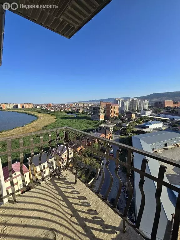 3-комнатная квартира: Махачкала, улица Эльзы Ибрагимовой, 5к16 (96 м) - Фото 0
