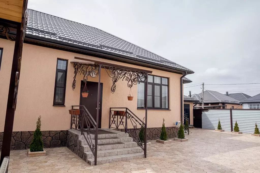 Дом в Ставропольский край, Ессентуки пер. Воскресный, 8 (90 м) - Фото 1