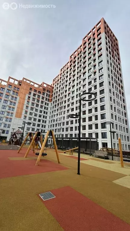 3-комнатная квартира: Уфа, улица Расула Гамзатова, 5 (58.6 м) - Фото 1