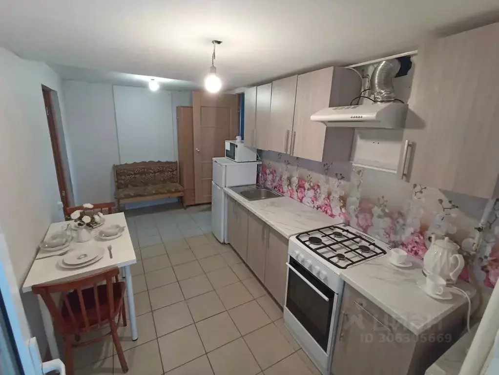 Дом в Краснодарский край, Новороссийск ул. Челюскинцев, 31 (30 м) - Фото 0