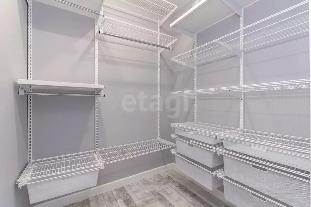 3-к кв. Тюменская область, Тюмень ул. Фармана Салманова, 3 (75.0 м) - Фото 1