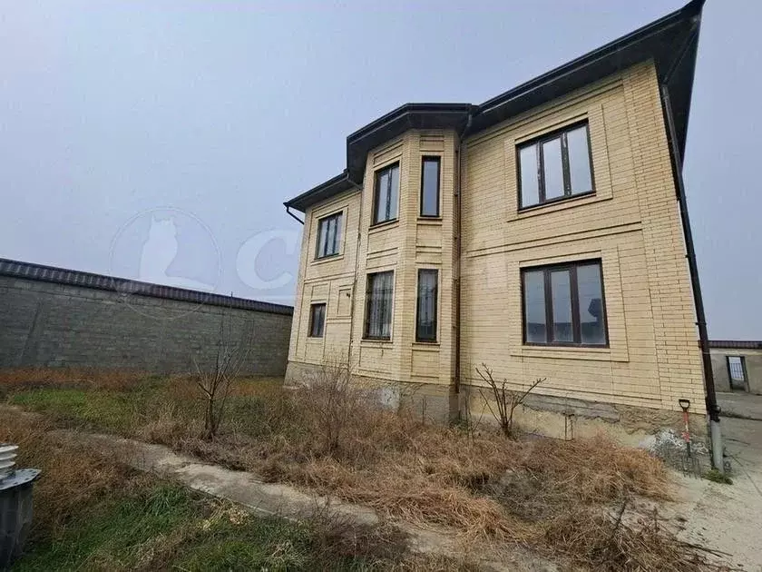 Дом в Дагестан, Новолакский район, с. Дучи ул. Центральная, 8 (280 м) - Фото 0