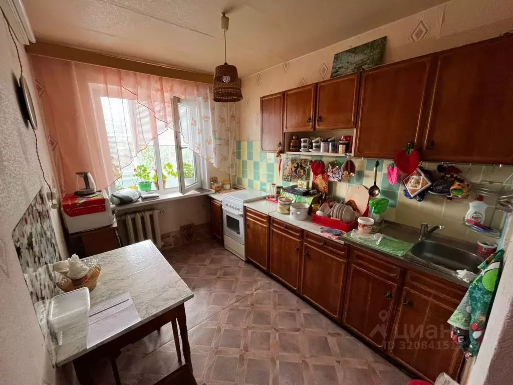 3-к кв. Вологодская область, Череповец Олимпийская ул., 67 (65.0 м) - Фото 0