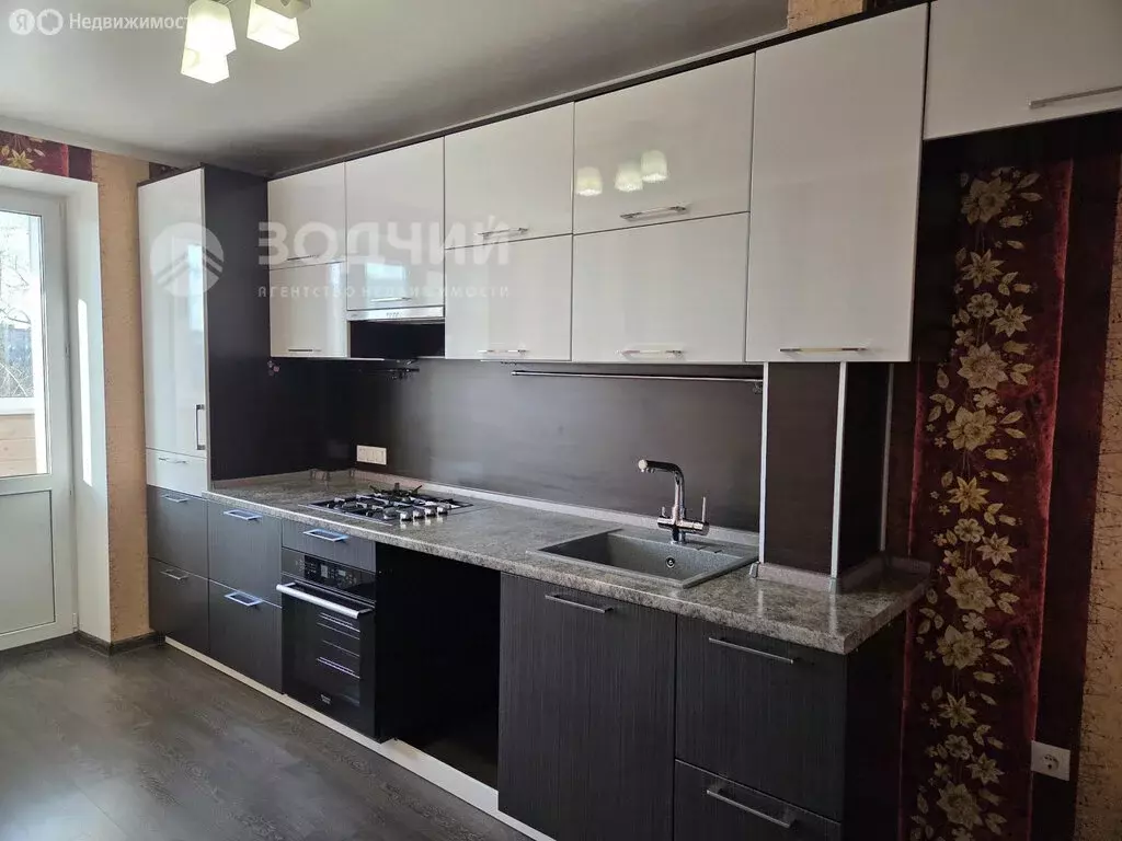 2-комнатная квартира: Чебоксары, улица Ленинского Комсомола, 5 (62 м) - Фото 1